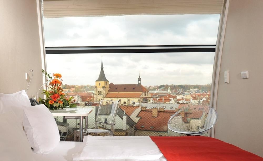 Отель Metropol Design Old Town 4*
